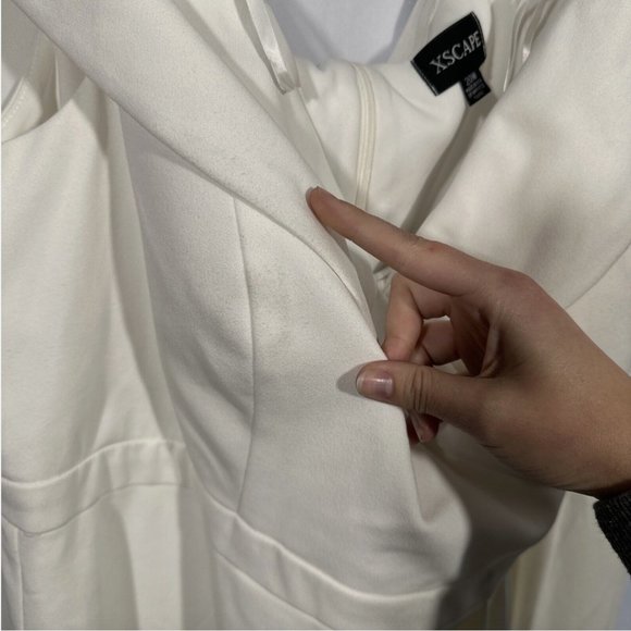 NWD DEFECT $250 Xscape Off the Shoulder Surplice Gown White [ SZ 20W PLUS ] Q451 - Picture 5 of 16